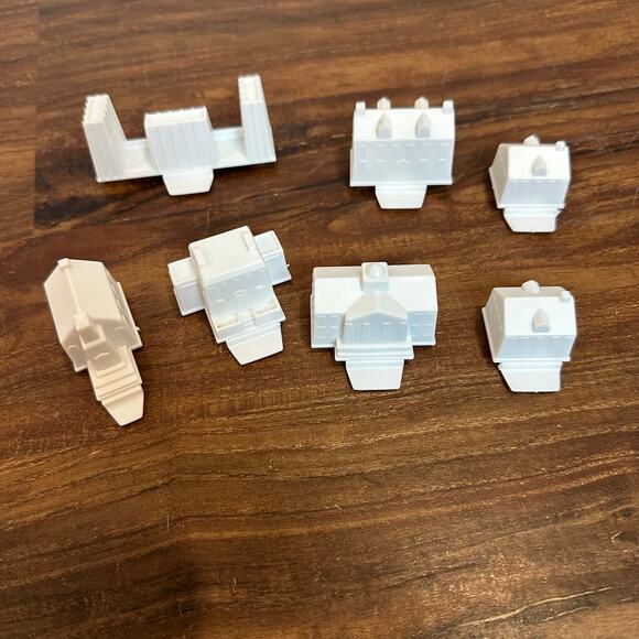 Game of Life Replacement Pieces Parts 7 White Plastic Buildings Houses 2005 - Picture 2 of 6